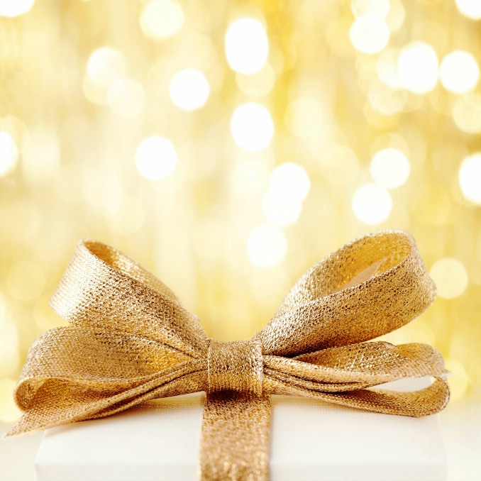 gold gift box-452527623
